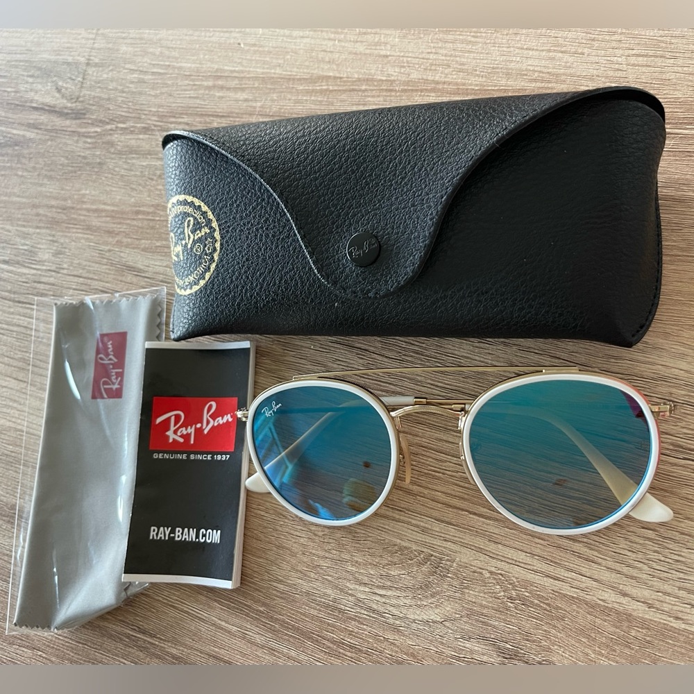 Althentic RAY-BAN
Round Double Bridge Blue Gradient Flash